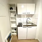 Schickes Apartment Mit Balkon In Duesseldorf