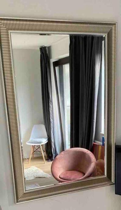 Schickes Mit Balkon In *